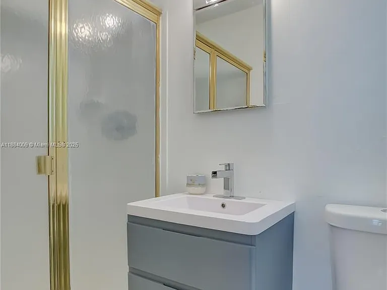 2601 NE 11th Ct — Photo 37