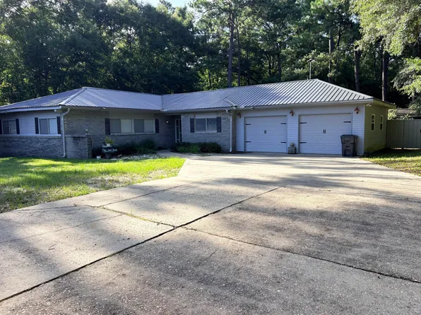 128 Pine Hill Dr, Defuniak Springs, FL 32435