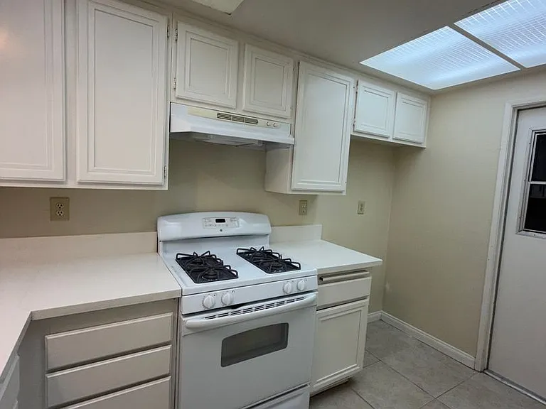 1302 Gina Dr — Photo 4