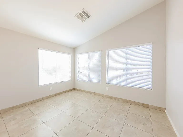 12209 W Flanagan St — Photo 15