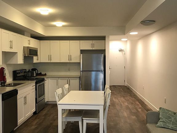 5th image of 366 E 3rd St #503