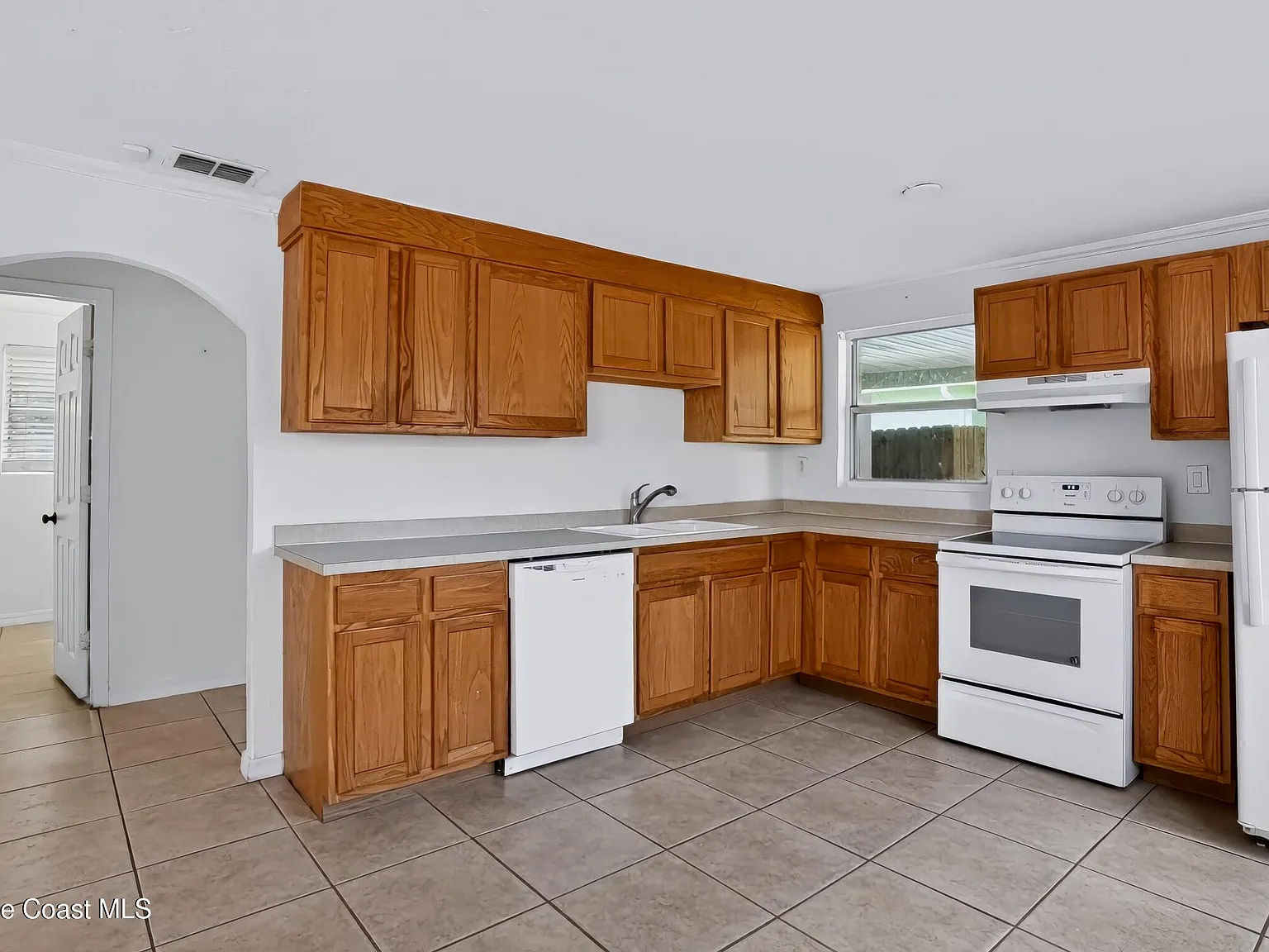 3 bed, 1.0 bath, 900 sqft, $2,000 — Photo 3