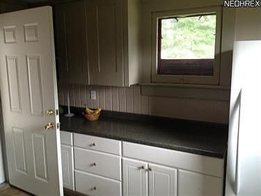3rd image of 745 Porter St NE