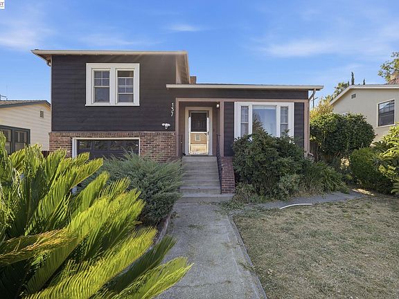 4th image of 137 Viewmont Ave