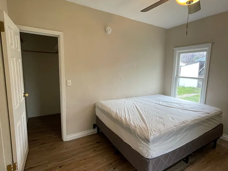 112 W Park Ave — Photo 12