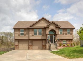 1104 NE 119th Ter, Kansas City, MO 64155