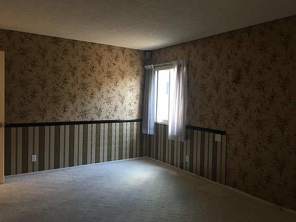 4th image of 21160 Lycoming St