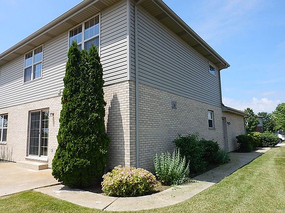 3rd image of 24415 Arrowhead Dr