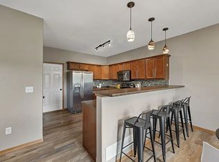 1409 Palisades Ct, Coralville, IA 52241