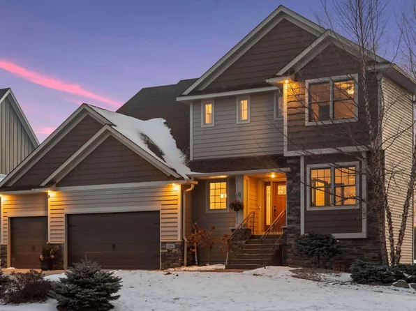 1084 Fairhaven Dr, Shakopee, MN 55379