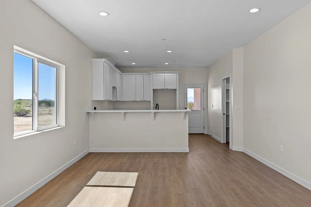 3 bed, 1507 sqft, $2,300 — Photo 4