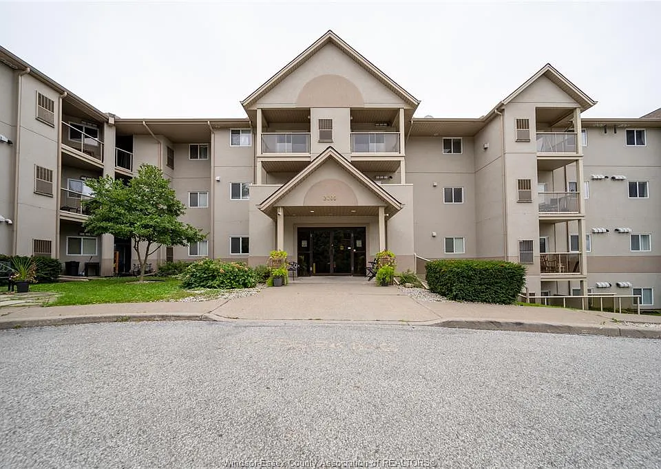 3000 Sandwich St #406