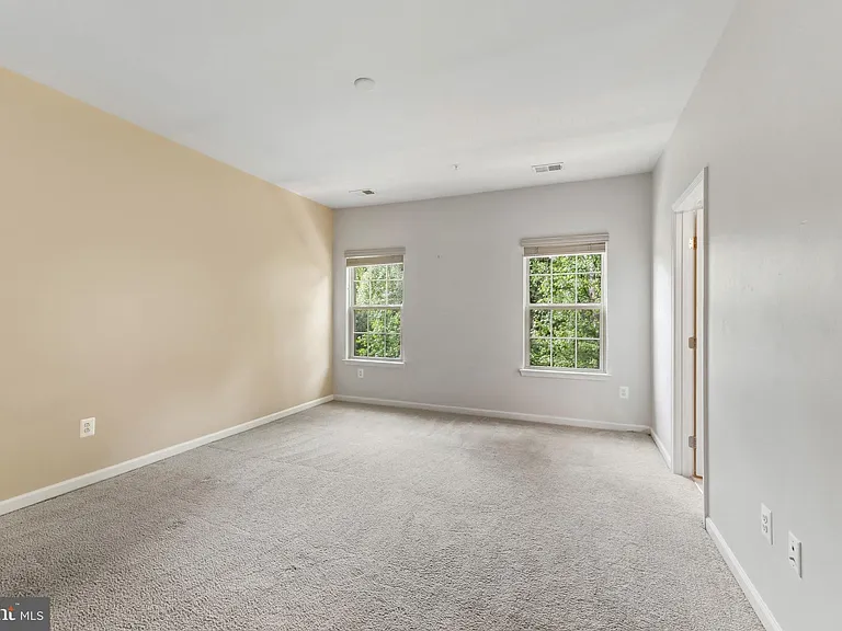 2720 Fredericksburg Rd — Photo 18