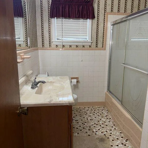 1113 Sumter St — Photo 15