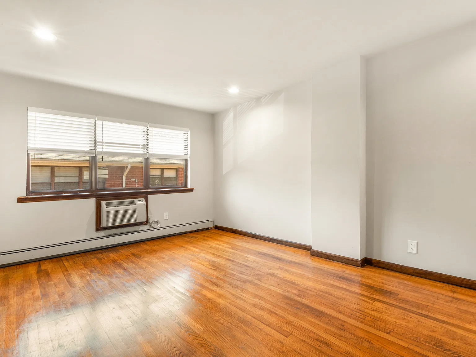 1 bed, 570 sqft, $1,800 — Photo 3