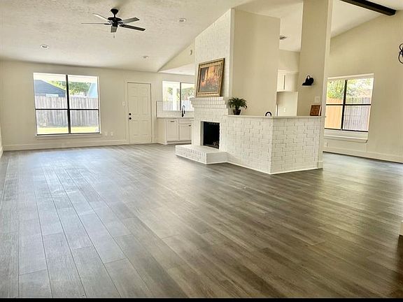 3rd image of 8811 Lakeside Forest Drive