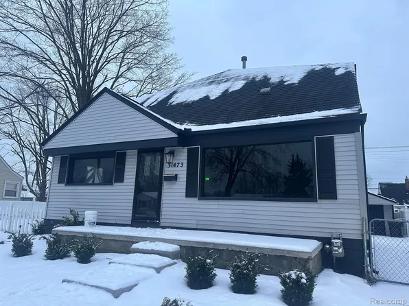 31473 Leona St, Garden City, MI 48135