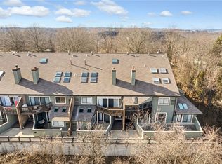 2915 Leona Ln, Coraopolis, PA 15108