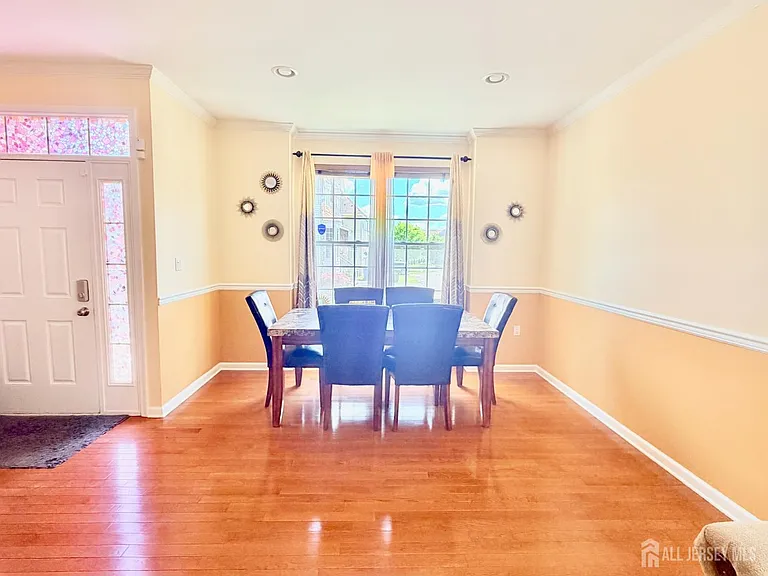 247 Morning Glory Dr — Photo 3