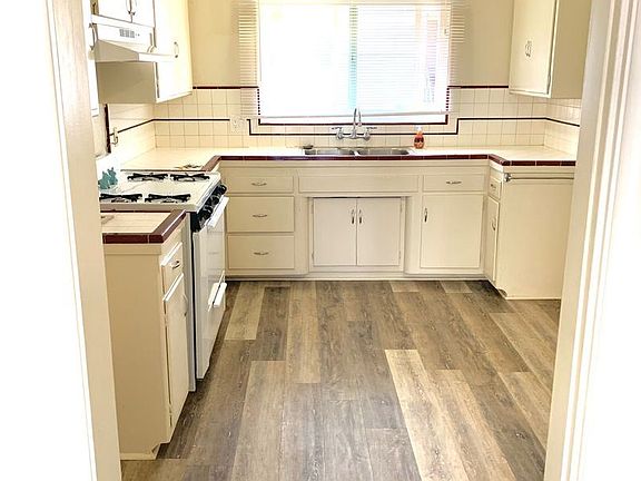 3rd image of 4116 Somerset Dr APT 3