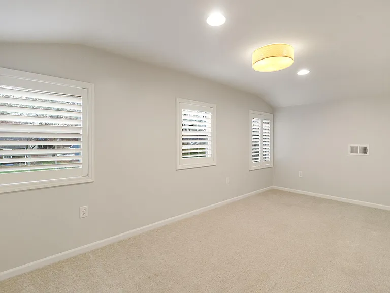 7343 Rosewood St — Photo 29