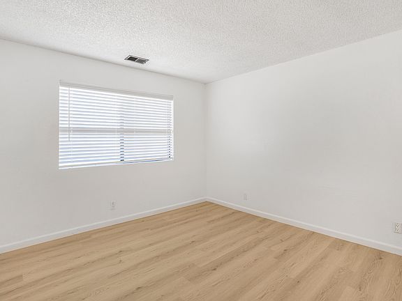5th image of 30001 Caddy Ln