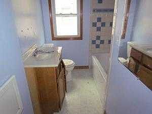 5th image of 103 Celia St SE