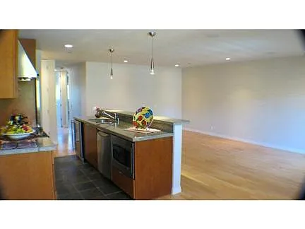 Building Photo - 1855 Palm View Pl #222
