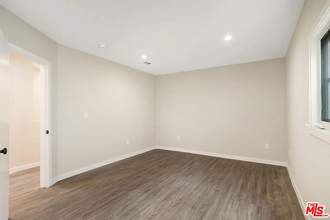 2 bed, 2.0 bath, 1460 sqft, $5,000 — Photo 4