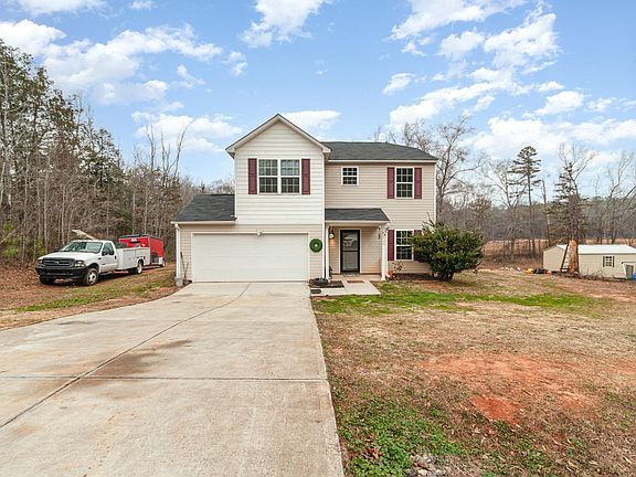 2nd image of 130 Yellow Pine Dr