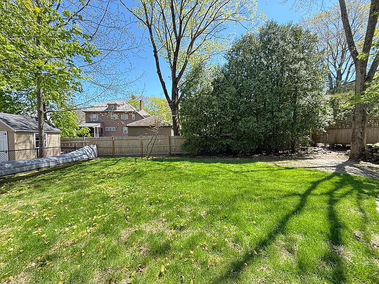 48 Acacia Ave — Photo 39