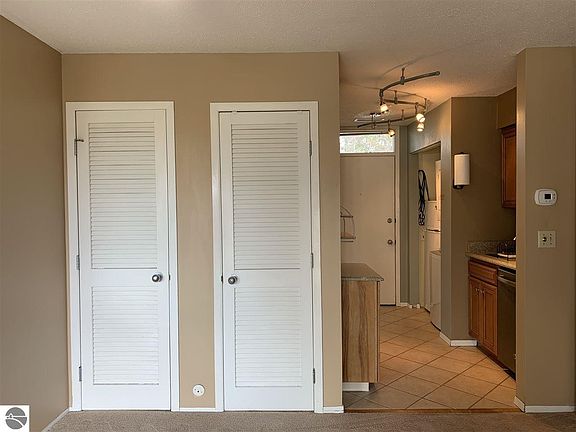 5th image of 5605 Creeks Xing E APT 36