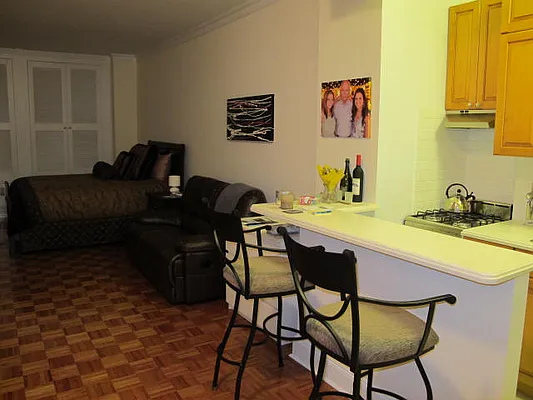 Rented by Metropolis Real Estate of Manhattan | media 1