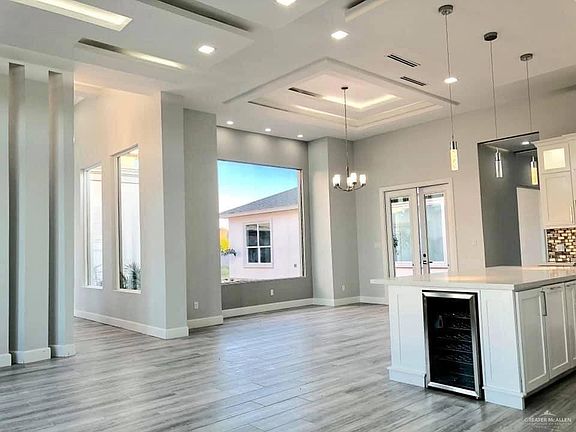 4th image of 3609 Vendome Dr