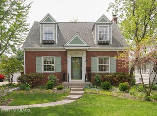 199 Parkview Rd, Riverside, IL 60546