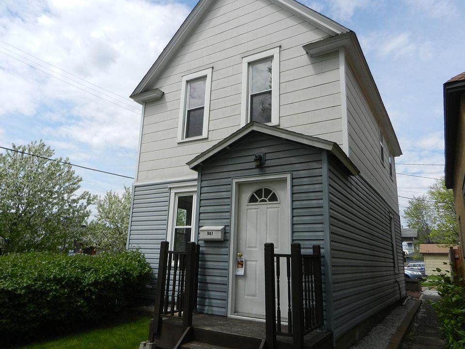 1st image of 947 22nd Ave NE