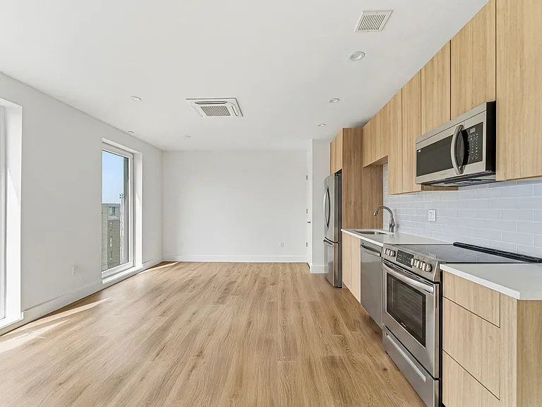 1035 Commonwealth Ave — Photo 20