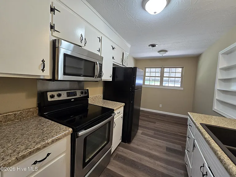 1805 Castleton Ct — Photo 11