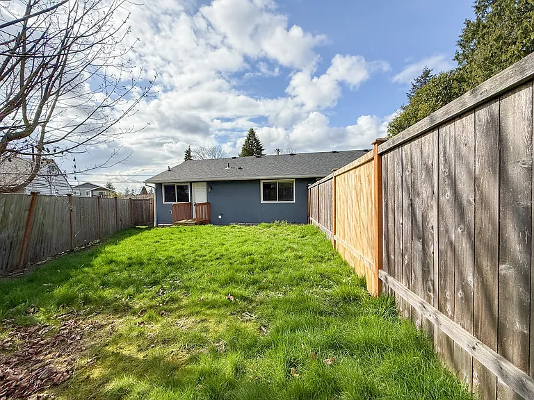 1808 Harrington Ave NE — Photo 14