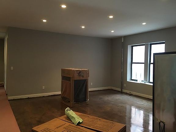 2nd image of 25 Tennis Ct APT 6H
