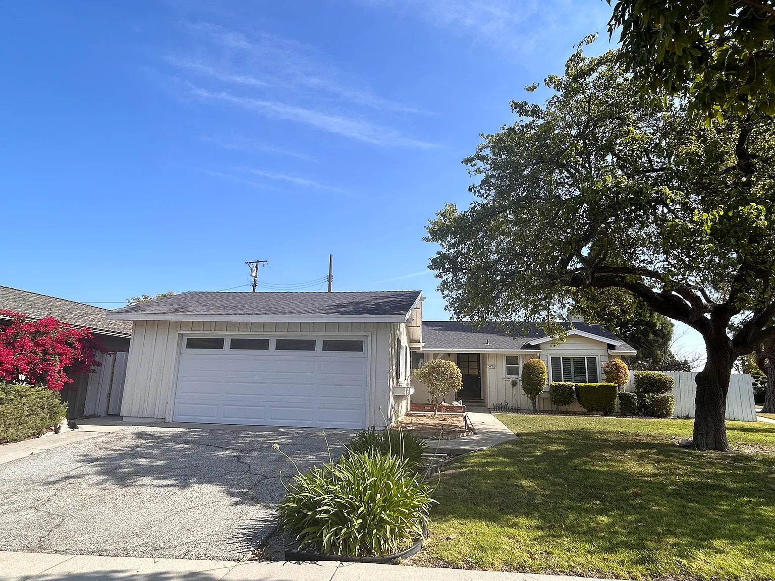 4 bed, 1977 sqft, $1,400 — Photo 1