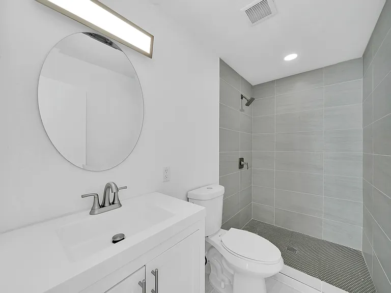 1108 NE 16th St — Photo 26