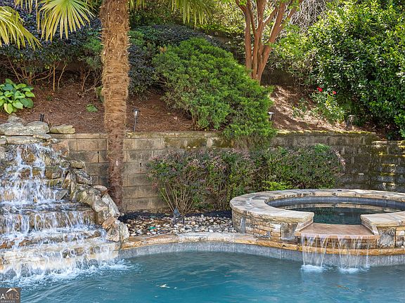 5th image of 2306 Garden Park Dr SE