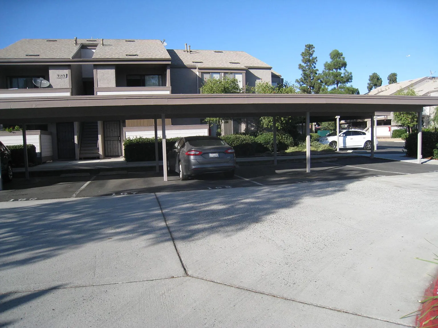 2 bed, 950 sqft, $2,650 — Photo 3