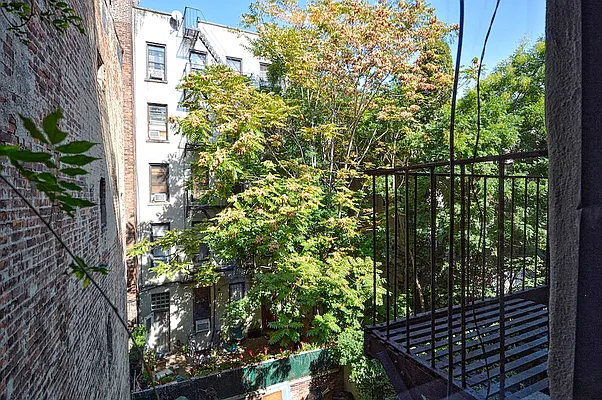 Rented by Bold New York | media 10