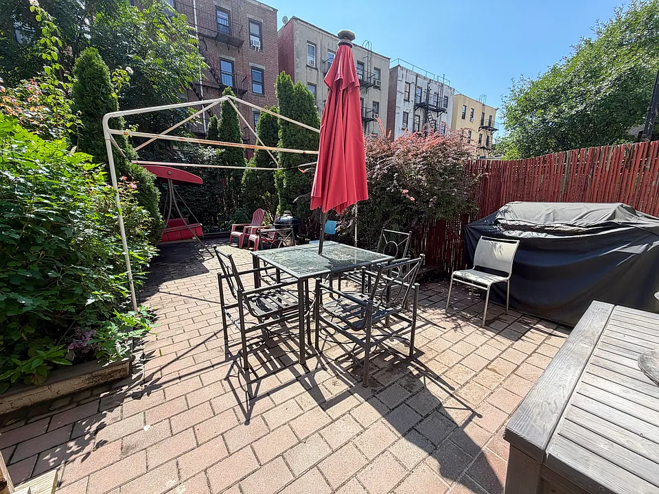 332 Lafayette Ave #1
