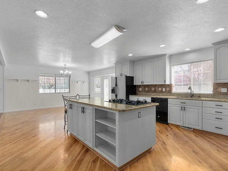 840 S East Mountain Cir — Photo 12