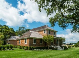 5 Quogue Station Rd, Quogue, NY 11942