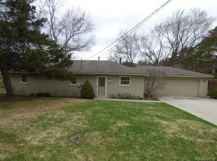 4870 Lockhart St, West Bloomfield, MI