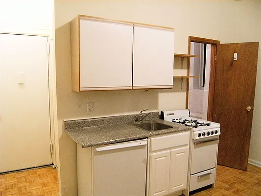 Rented by City Connections Realty | media 19